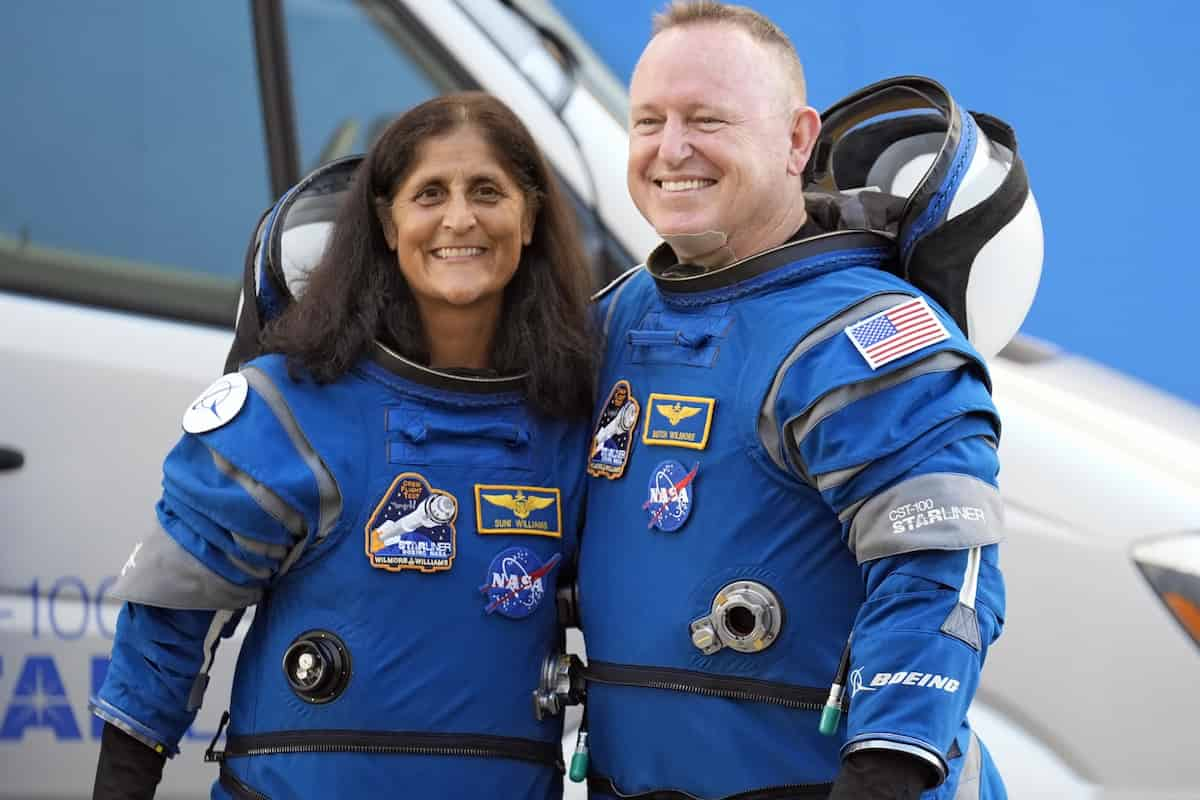 Butch Wilmore e Suni Williams astronauti prima della partenza nello spazio